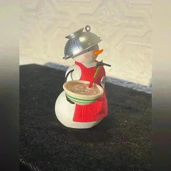 2015 Hallmark Keepsake  Ornament ~ Limited Edition ~ "Merry in the Making" - Picture 7 of 10